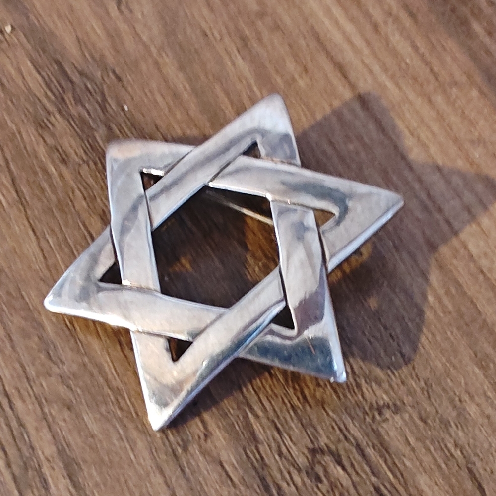 Beautiful Heavy Sterling Silver Star of David       Pendant